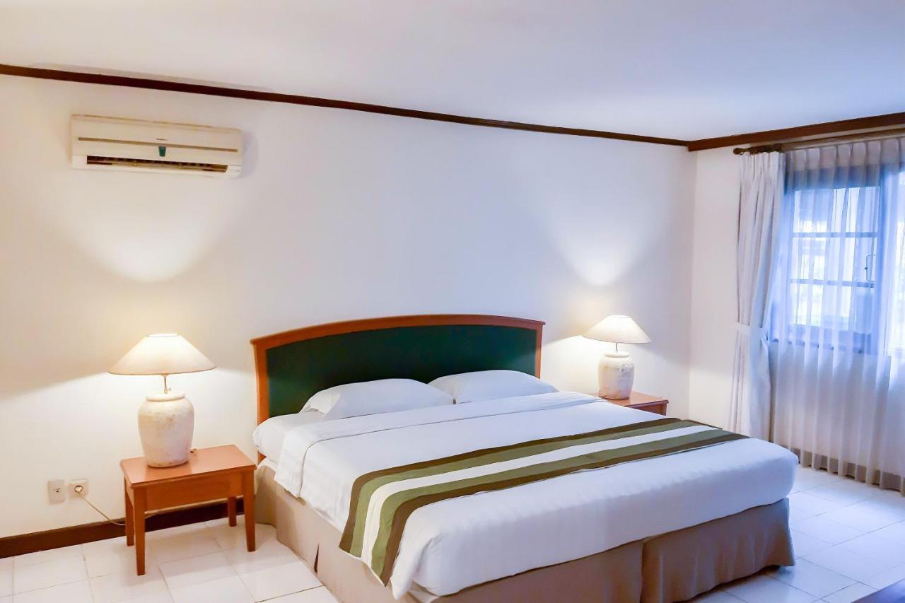 Whiz Prime Hotel Darmo Harapan 泗水 客房 照片
