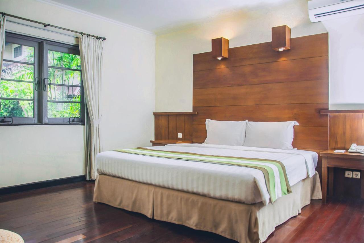 Whiz Prime Hotel Darmo Harapan 泗水 外观 照片