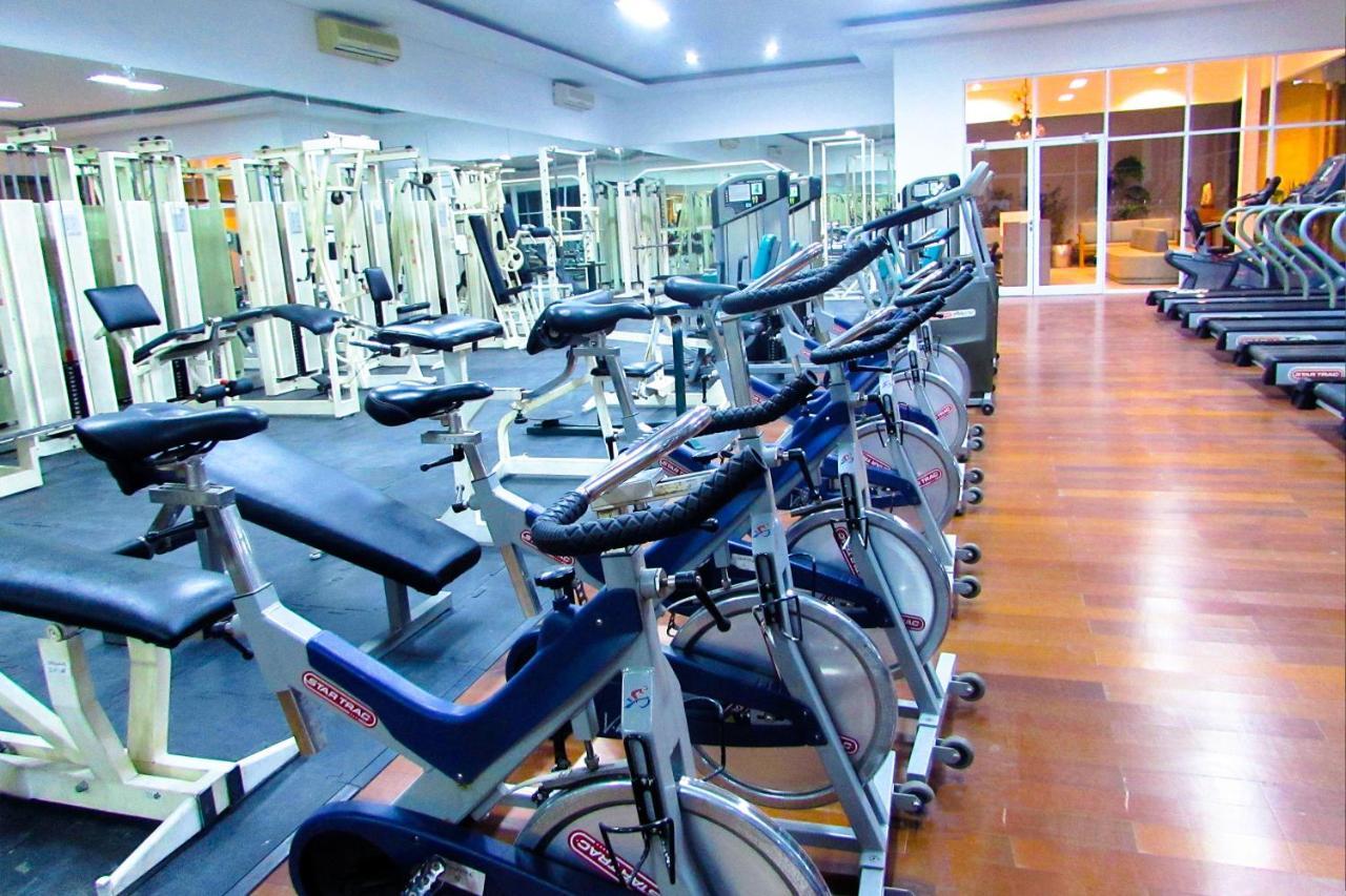 Whiz Prime Hotel Darmo Harapan 泗水 外观 照片