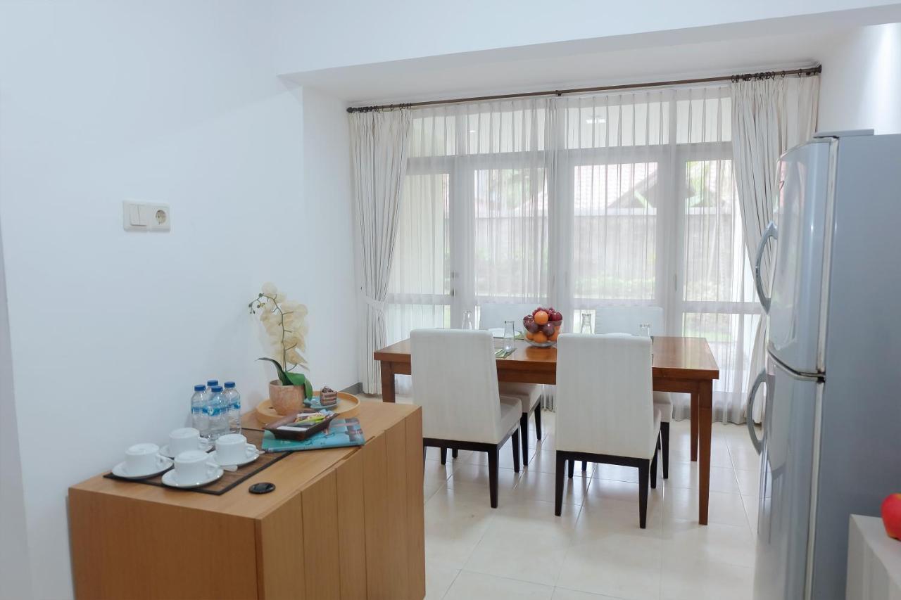 Whiz Prime Hotel Darmo Harapan 泗水 外观 照片