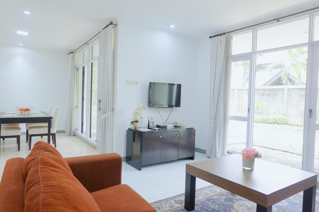 Whiz Prime Hotel Darmo Harapan 泗水 外观 照片